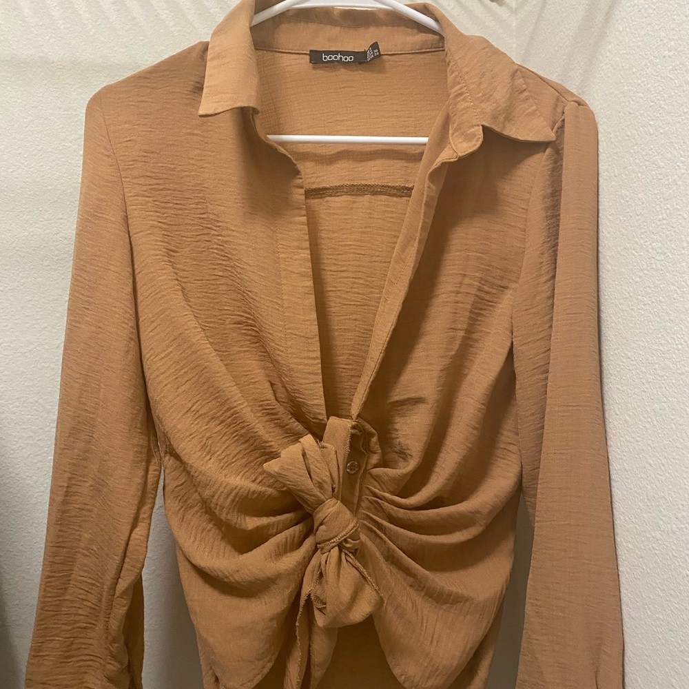 Boohoo Deep V Tan Tie Blouse - US 4